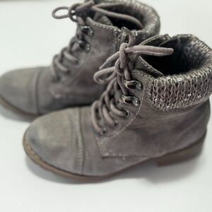 Cupcake Couture Lil Stormi Gray Bohemian Combat Boots Girls Size 11 Sequins